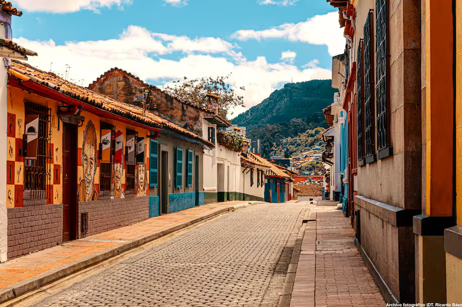 Bogotá alerta por posible golpe al turismo extranjero con reforma tributaria