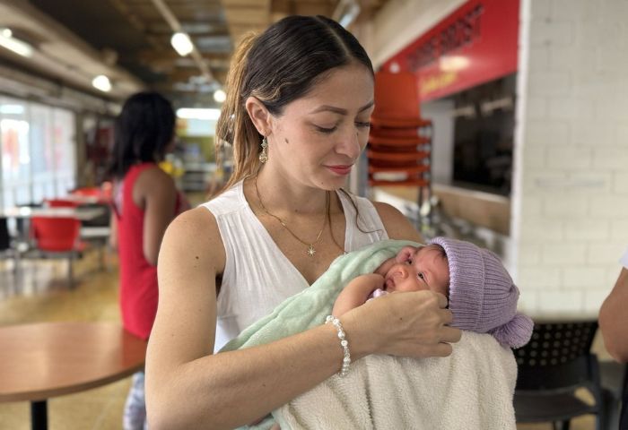 150 madres lactantes y gestantes beneficiadas con bonos de alimentación