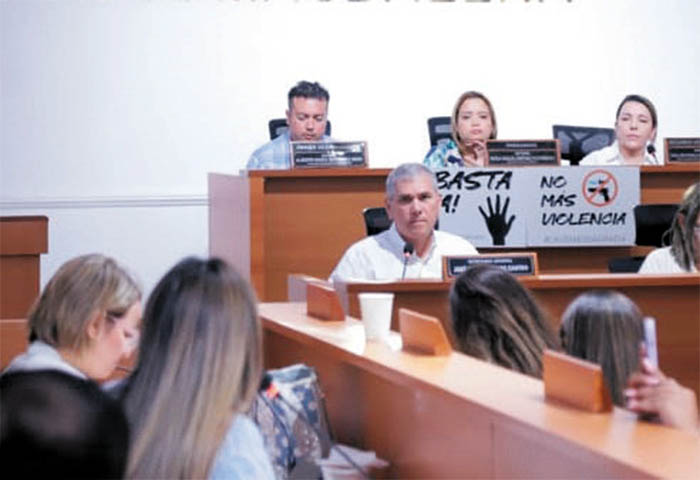 Asamblea conformó sus tres comisiones