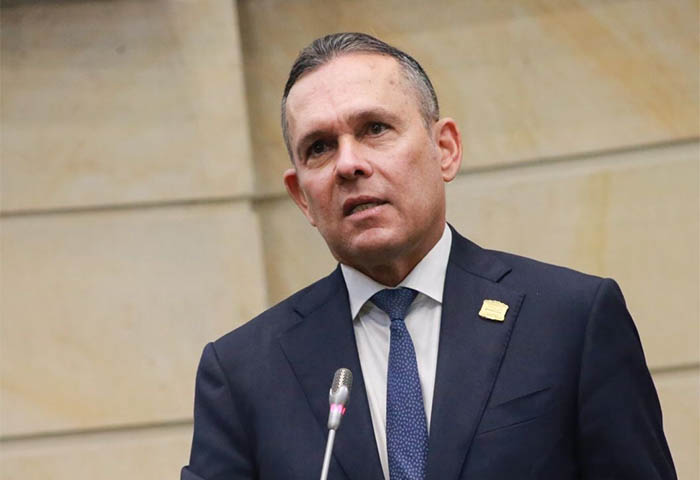 Petro alienta un golpe de Estado contra el Congreso