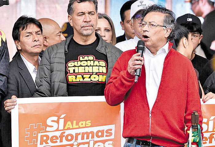 Petro incita a la gente a rebelarse contra el Congreso de la República