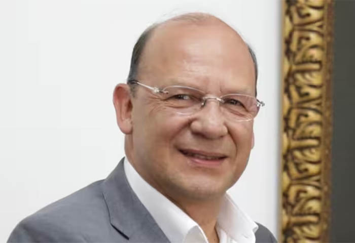 Un exguerrillero del M-19 es el nuevo Ministro de Hacienda