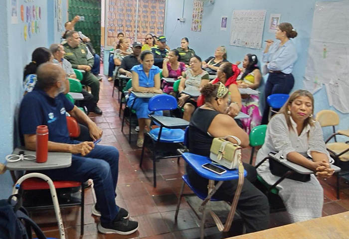 Establecen acuerdos para seguridad comunitaria en el barrio Libertador