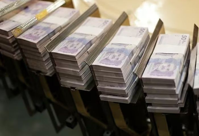 Petro vuelve a arremeter contra congresistas que hundieron la reforma laboral: "Ignorantes"