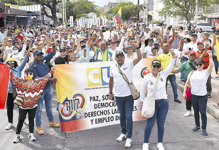 Sindicatos, educadores y empleados apoyan la consulta popular de Petro