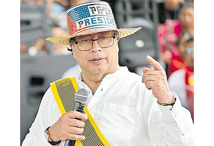 Petro mostró droga que no era Insulina, sino Levotiroxina que es para la tiroides´