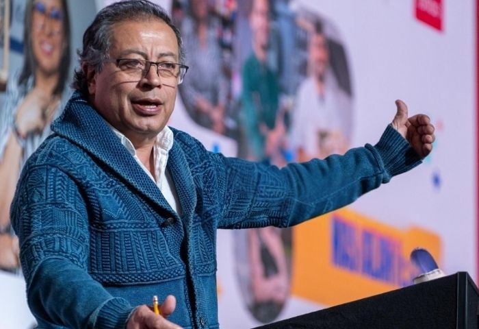 Petro acusa a gestoras farmacéuticas de acaparar medicamentos para "sabotear las políticas de salud pública”
