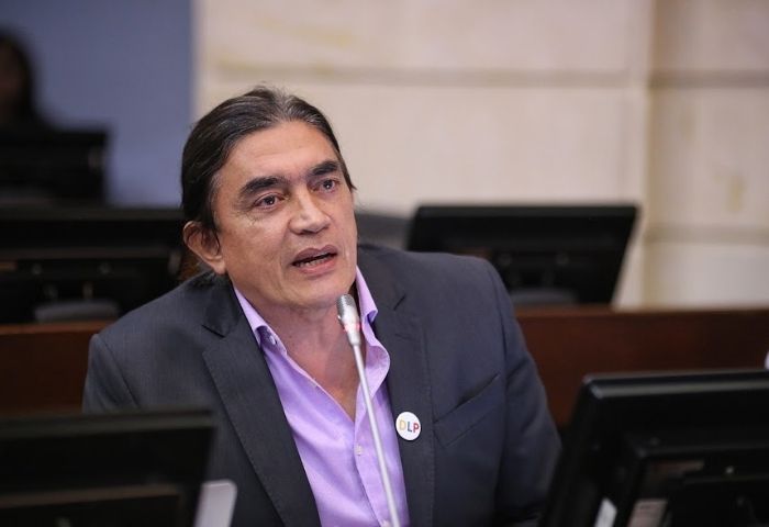 "Tienen que decidir su propia suerte": Gustavo Bolívar impulsa la consulta popular en su campaña política